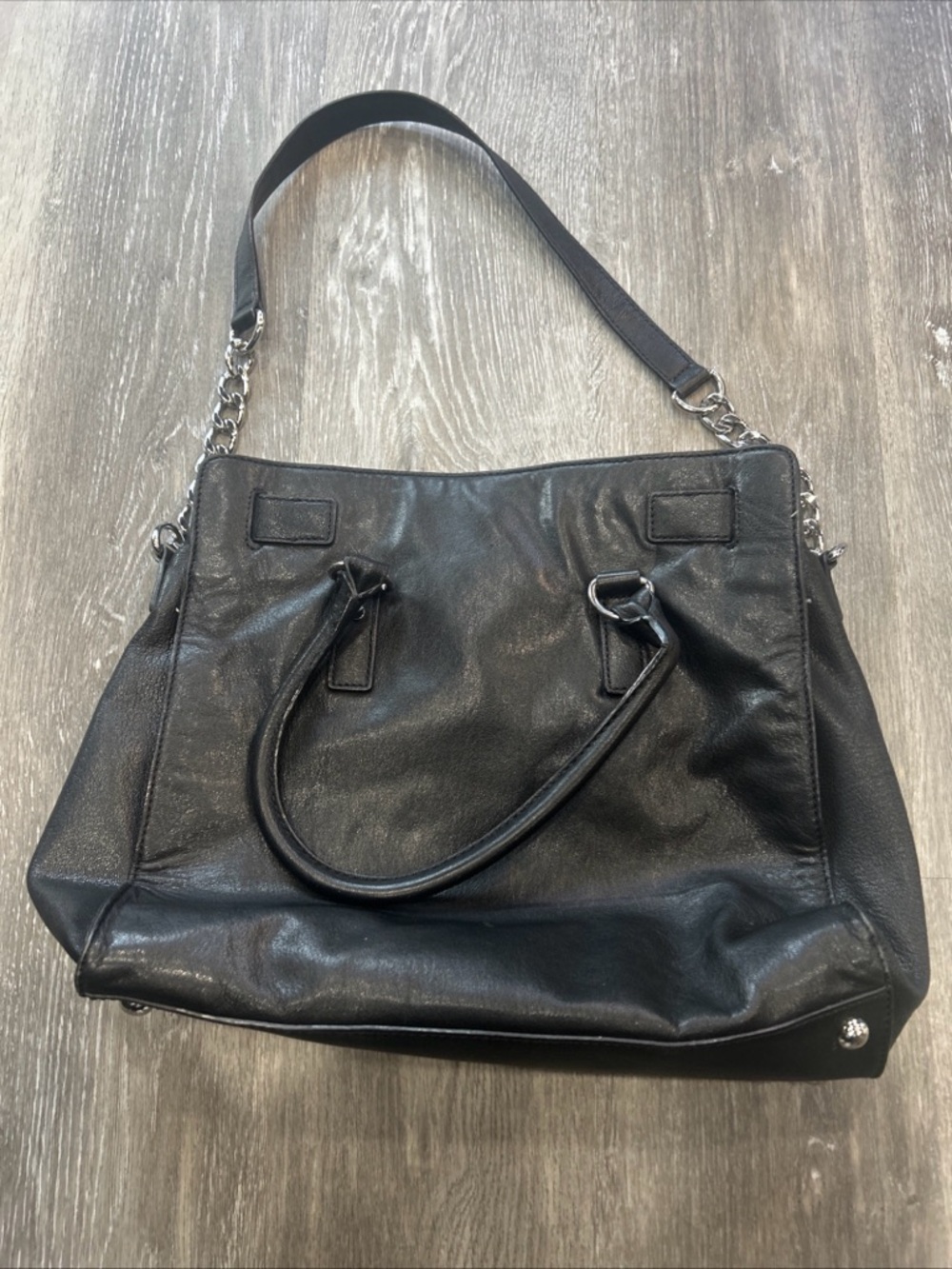 Michael Kors Black Leather Shoulder Bag with Silver-Tone Hardware - Picture 3 of 6